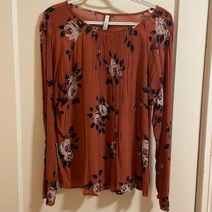EUC auburn brown blouse with pretty rose pattern